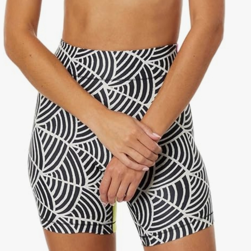LEMLEM, Women's Stretchy Bike Shorts, Yoga Shorts Size Small.